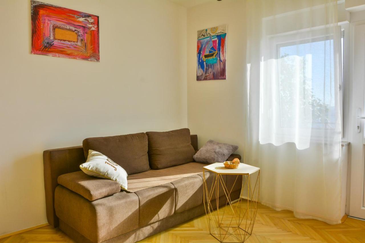 Apartmani Krijesnica Zengg Kültér fotó